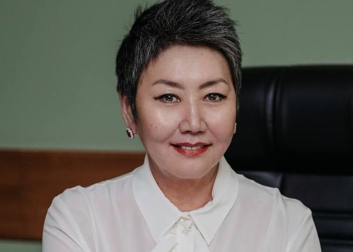 Руководителю МХАТ имени Горького Елене Булуковой и директору театра Мастерская Петра Фоменко Андрею Воробьёву присвоили звания заслуженных деятелей искусств России