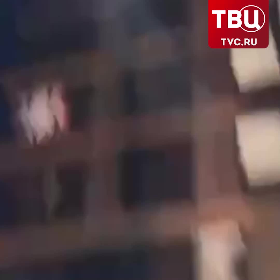 Пожар в Красногорске после взрыва: местные жители сообщают о звуках БПЛА