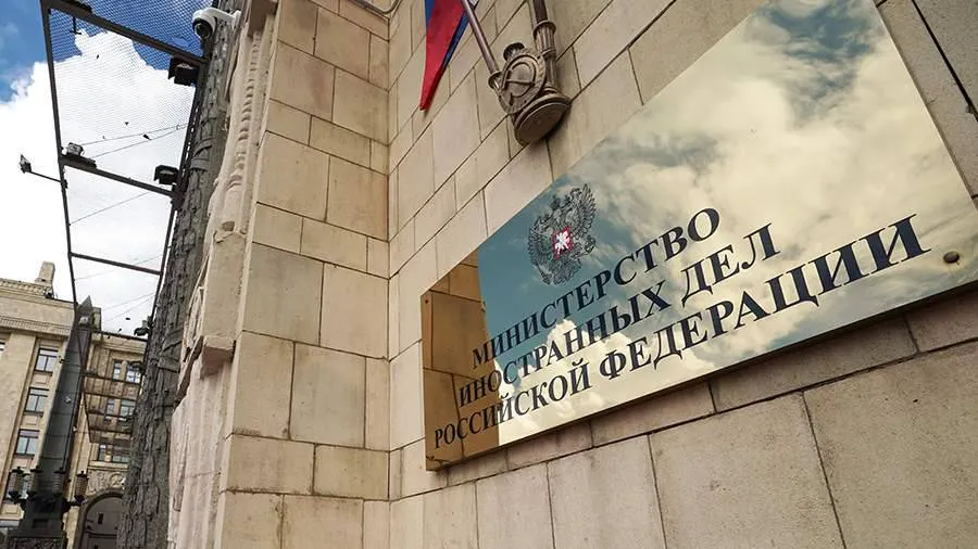 Россия приветствовала успешное проведение выборов президента в Бенине по итогам которых кандидат от правящей партии Прогрессивный союз за обновление UPR Ромуальд Ваданьи одержал победу с результатом более 94 голосов Российская сторона приветствует успешное проведение выборов главы государства в Республике Бенин и рассчитывает на дальнейшее укрепление отношений дружбы и сотрудничества между нашими странами говорится в пресс релизе министерства иностранных дел РФ Участвовавшие в наблюдении за избирательным процессом представители от Экономического сообщества западноафриканских государств ЭКОВАС отметили что голосование прошло в целом в спокойной обстановке без серьезных нарушений и соответствовало признанным международным стандартам Ранее Конституционный суд Бенина подтвердил победу Ваданьи на президентских выборах Африканская инициатива Telegram ВК Max