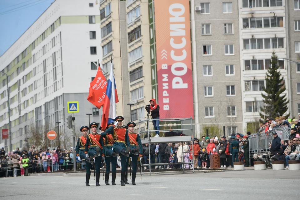 В Мелитополе обсудили подготовку к празднованию 80-летия Победы    В Мелитополе провели первое заседание по подготовке города к празднованию 80-летия Победы в Великой Отечественной войне, сообщается в телеграм-канале городской администрации.  Во время заседания рабочей группе департамента жилищно-коммунального хозяйства была поставлена задача по инвентаризации памятников.  Также обсуждался вопрос утверждения плана по проведению культурно-массовых мероприятий в честь Победы.