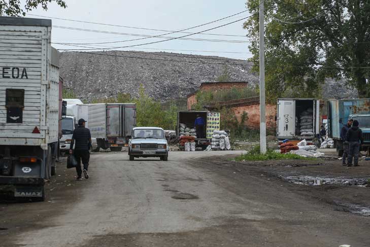 Диверсия произошла на улице Малыгина в Новосибирске  На минувших выходных на улице Малыгина в Хилокском микрорайоне произошла так называемая диверсия, сообщил на аппаратном совещании в мэрии Иосиф Кодалаев, глава департамента транспорта мэрии Новосибирска.  Один из водителей взял на таран ограничительную рамку и полностью ее разрушил.   Чтобы привлечь виновника к ответственности, задействовали сотрудников ГИБДД и сотрудников прокуратуры.   С 23 октября рабочие приступают к восстановлению рамки. Работы планируют завершить до конца текущей недели.