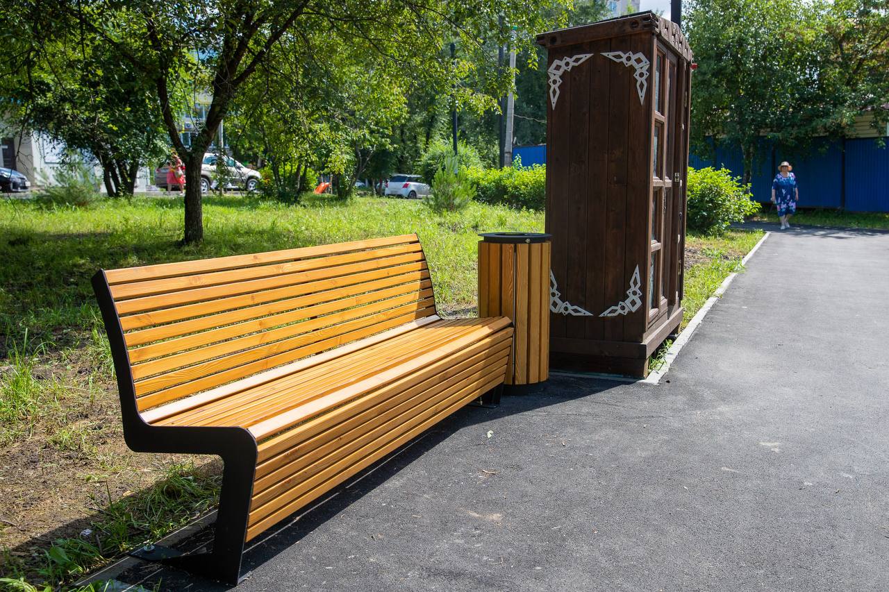 Благоустроить территорию возле памятника Шахтерам в Трудовом предлагают жители Владивостока На краевой конкурс Твой проект представлена концепция благоустройства этого места Идея заключается в том чтобы создать пространство достойное памяти шахтеров Территорию необходимо расчистить обустроить новые пешеходные дорожки установить освещение скамейки урны и озеленить это место деревьями и кустарниками Поддержать инициативу и ознакомиться с другими проектами участниками можно на портале pib primorsky ru до 21 декабря Пять проектов из Владивостока набравшие наибольшее количество голосов получат три миллиона рублей на реализацию в 2026 году Благоустройство Читайте наши новости в МАХ