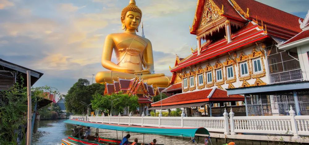 С 1 декабря текущего года Thai Air Asia X начнет выполнение прямых рейсов по маршруту Бангкок Алматы Рейсы будут выполнять 4 раза в неделю по понедельникам средам четвергам и воскресеньям Билетов в продаже еще нет Авиабилеты из Казахстана