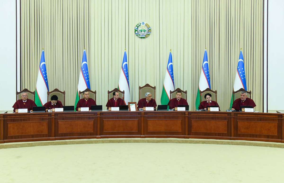 В Узбекистане утвердили меры по совершенствованию деятельности Конституционного суда Указ направлен на расширение доступа граждан к конституционному правосудию а также повышение прозрачности и эффективности судопроизводства repost uz obratitsya stanet proshe Подписывайтесь на Repost