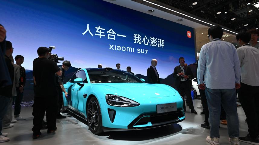 Xiaomi опровергла сотрудничество с Ford Ранее британская газета Financial Times сообщила что компания Ford провела переговоры с китайским производителем электромобилей Xiaomi что может позволить ему выйти на американский рынок В материале FT со ссылкой на анонимные источники говорилось что Ford также контактировал с другими китайскими автопроизводителями включая BYD Xiaomi заявила что не продает продукцию в США и не ведет переговоров о выходе на рынок Представитель Ford назвал информацию ложной BYD не комментировала сообщение Новости Китая ЭКД