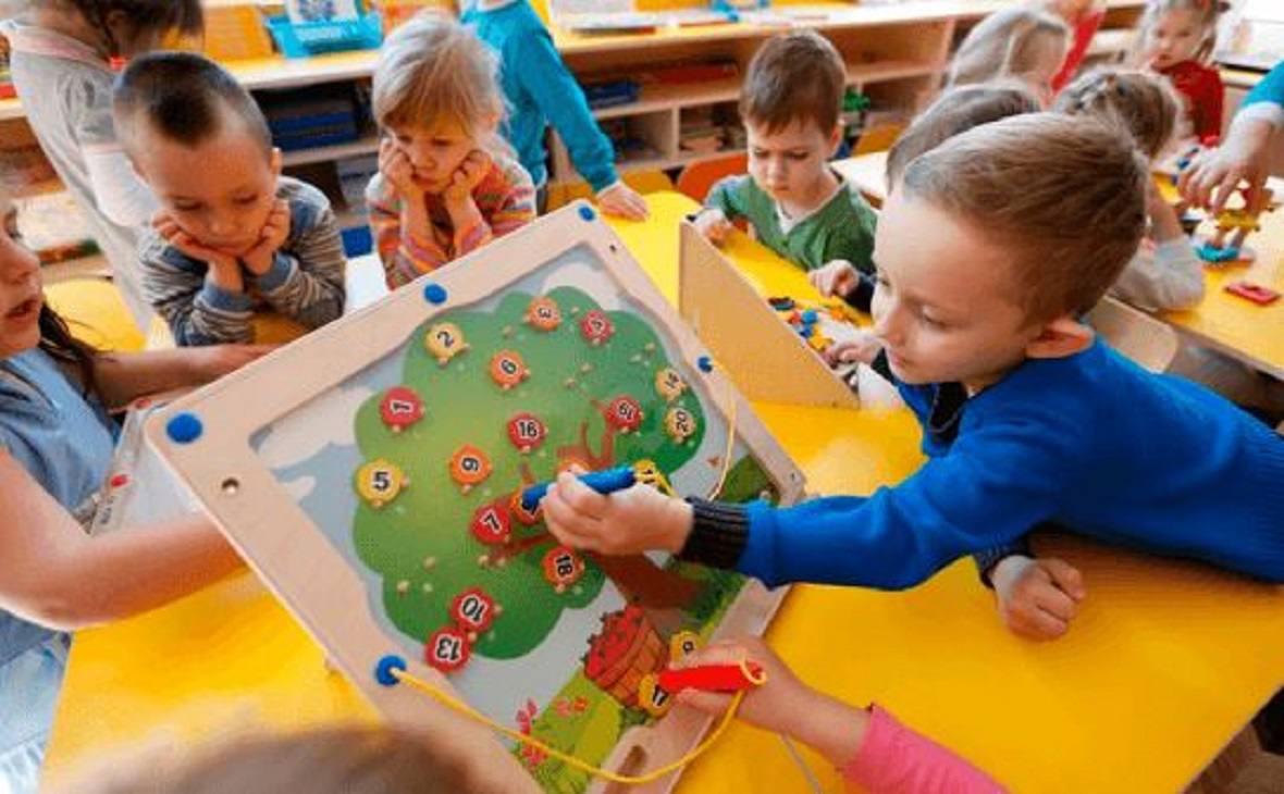 В Башкирии с 2026 года вырастет средний размер платы за детсады В Башкирии средний размер родительской платы за присмотр и уход за детьми в государственных и муниципальных детсадах установили на 2026 год на уровне 2238 руб 46 коп в месяц Соответствующий приказ подписал глава регионального Минпросвещения Ильдар Мавлетбердин С января 2025 года средний размер платы за детсады в республике составлял 2123 руб 78 коп Таким образом показатель вырастет на 5 4 РБК УФА