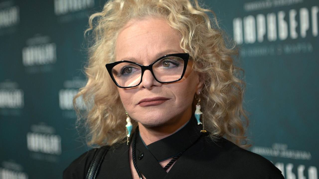 Певица Долина не передаст Лурье квартиру 5 января сообщает адвокат Она назначила новую дату передачи квартиры Лурье на 9 января