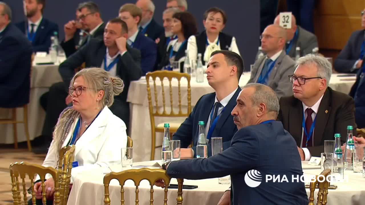 Путин: Россия должна основываться на традиционных ценностях для создания ИИ