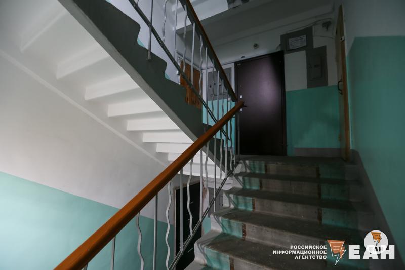 После срыва старта отопительного сезона челябинцам подняли плату за содержание жилья Рост составил 11 Решение приняла городская дума Взносы увеличили для нанимателей государственного или муниципального фонда собственников жилья которые не приняли решение о выборе способа управления многоквартирным домом и для тех кто не определился сам с размером платы на общем собрании Другие собственники вправе самостоятельно утвердить собственные размеры платы и перечень предоставляемых услуг на общем собрании и с учетом предложений управляющей организации прокомментировали в гордуме Теперь размер платы составит от 24 66 рублей до 33 12 рублей за кв м Окончательная сумма будет зависеть не только от площади квартиры но и от наличия лифта мусоропровода и газового оборудования Стоит отметить что в гордуме решение об увеличении тарифа было принято не единогласно Нашлись депутаты которые были против повышения Подписаться на канал ЕАН Челябинск