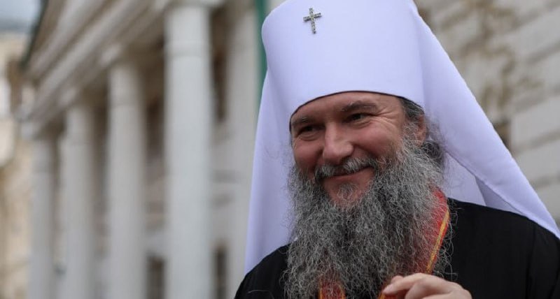 Митрополит Евгений высказался против новых запретов на продажу алкоголя Глава Екатеринбургской епархии считает что дополнительные ограничения не решат проблему Если что то делается без меры без объяснений без мотивации это превращается в глупость Так же и с трезвостью подчеркнул он По словам митрополита бороться с алкоголем нужно через просвещение и культуру осознанного выбора а не только через запреты Та самая тюменская матрёшка