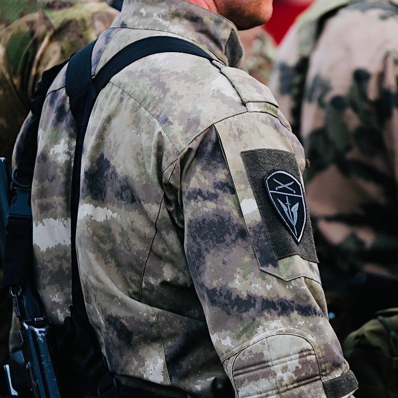 В заповедной зоне Володарского района при силовой поддержке СОБР Управления Росгвардии по Астраханской области сотрудниками МВД России и Росрыболовства задержаны трое браконьеров с незаконным уловом.   В ходе оперативных мероприятий в катере местных жителей обнаружено 44 туши и 37 голов рыбы осетровых пород, приблизительный вес которых составил около 500 кг.   Общая сумма ущерба, причиненного водным биологическим ресурсам, устанавливается. Возбуждено уголовное дело.