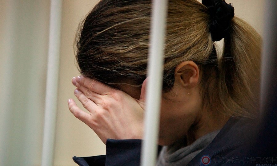 1 миллион долгов по алиментам: ишимка отправлена на исправительные работы 33-летняя жительница Ишима накопила долг перед своей 16-летней дочерью — свыше 1 млн рублей! С 2020 года она не платила алименты, не работала и даже не отбыла назначенные обязательные работы. Суд лишил её родительских прав, а теперь отправил на 6 месяцев исправительных работ с удержанием 5% дохода.
