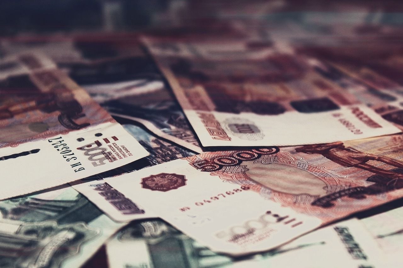 Правительство РФ списало Ставрополью почти 13 млрд рублей долгов по кредитам Об этом говорится в распоряжении кабмина, опубликованном на официальном портале правовой информации. Задолженность по бюджетным кредитам также списали Алтайскому краю и Республике Адыгее — 1,1 млрд и 1,5 млрд рублей соответственно.