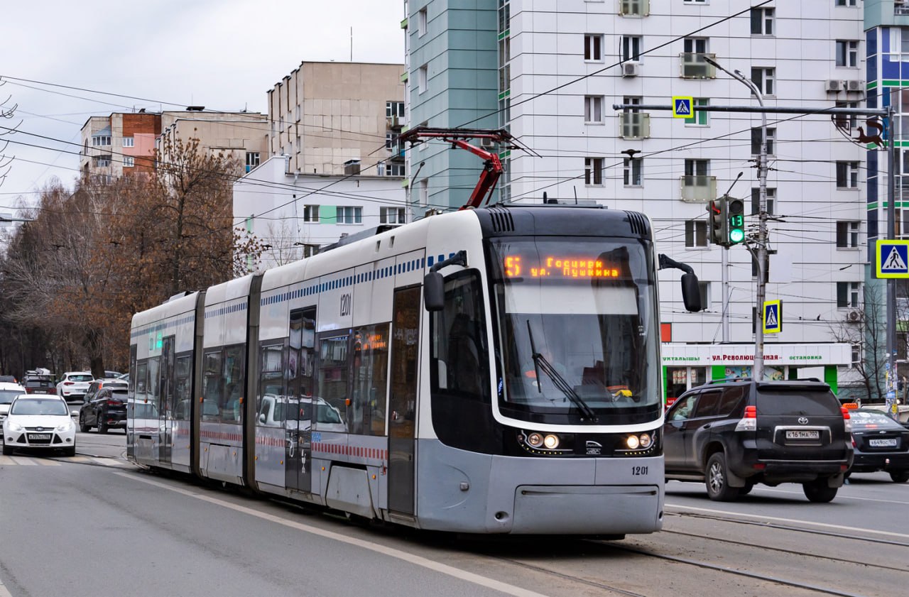 С 1 марта в Уфе подорожает проезд на электротранспорте Об этом сообщили в управлении транспорта и связи Стоимость проезда составит при оплате наличными и банковскими картами 41 рубль при оплате по бессрочным пластиковым картам единым транспортным картам с транспортным приложением 34 рубля для учащихся в средних и начальных учебных заведениях при оплате по единым транспортным картам с транспортным приложением 21 рубль провоз одного места багажа обойдется в 24 рубля Телеграм замедляют Подпишись на нас в MAX