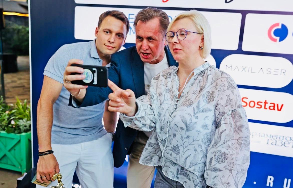 «Медиа-Менеджер России — 2025»: Петербург в числе лучших На юбилейной церемонии одной из главных профессиональных премий страны в номинации «Региональные медиа» награду получил главный редактор «Петербургского дневника» Кирилл Смирнов. Кому ещё вручили премии и что значит эта победа для «Петербургского дневника» — читайте в посте Кирилла Смирнова! Петербургский дневник