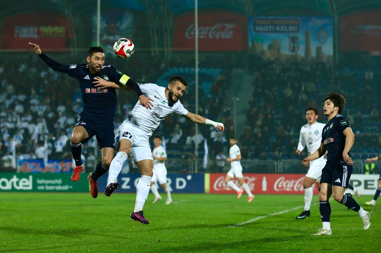 Пахтакор завоевал Кубок Узбекистана в неоднозначном финале Ташкентцы победили Бухару с минимальным счётом В конце матча гол Бухары не был засчитан из за офсайда После этого на поле произошла потасовка   kun uz ru 18569526 Официальные страницы Kun uz Telegram Facebook Instagram Youtube