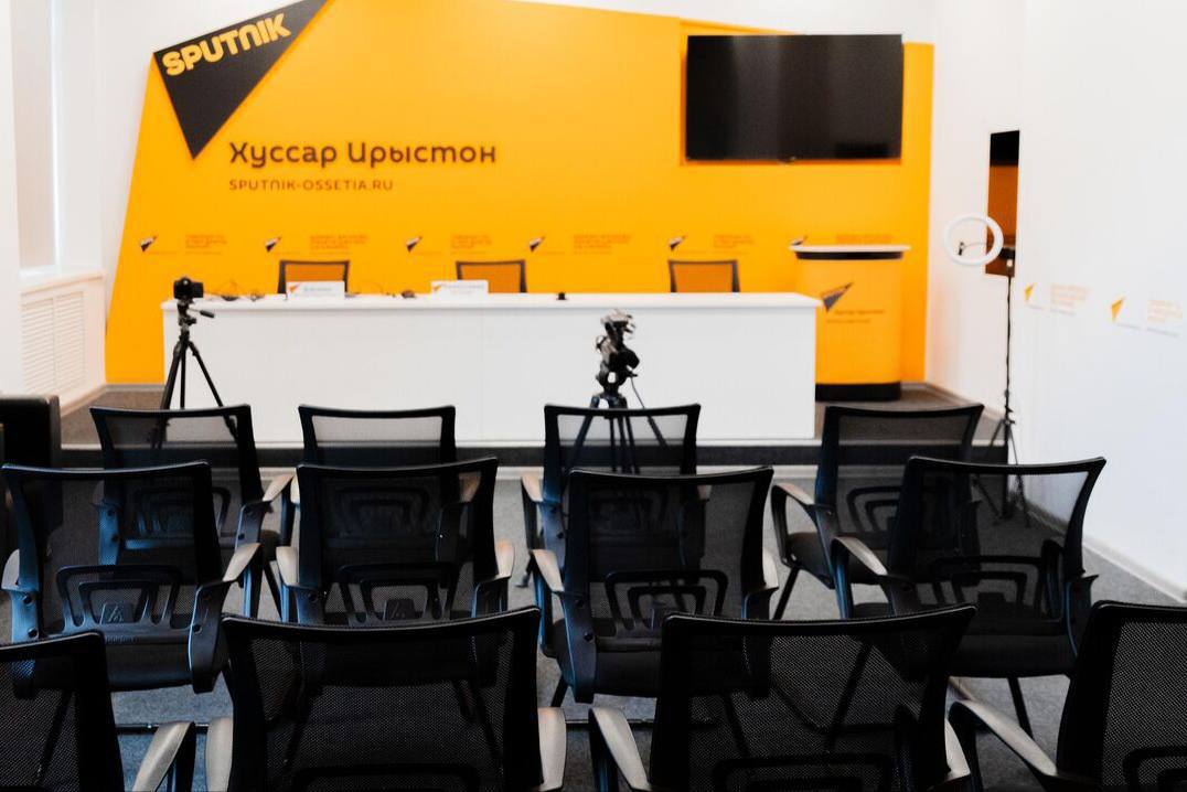 Проекты гастроли школа искусств пресс конференция главы Минкультуры Южной Осетии В пятницу 22 августа в 12 00 в SputnikOssetia пройдет пресс конференция министра культуры Южной Осетии Рады Дзагоевой посвященная актуальным вопросам развития сферы культуры в республике В ходе мероприятия планируется обсудить широкий круг тем включая реализацию совместных проектов с министерством культуры Российской Федерации открытие нового театрального сезона новые гастрольные туры Госуансамбля Симд завершение строительства школы искусств участие в культурных форумах проходящих в РФ и т д ad