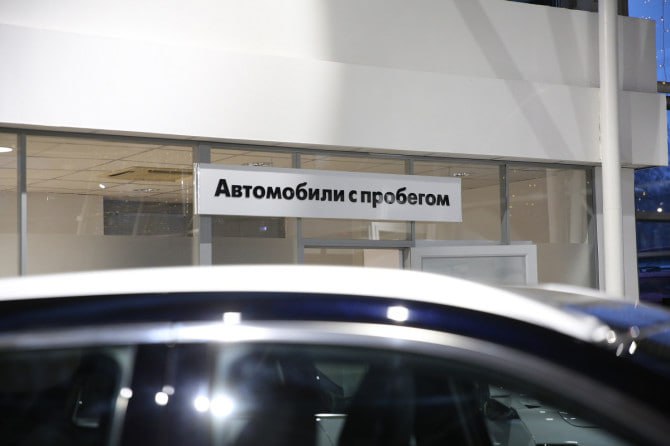Продажи китайских автомобилей с пробегом в 2025 году выросли в 1 5 раза сообщает Автостат Всего за прошлый год продано более 283 тысяч подержанных машин китайских брендов то есть на 44 больше чем годом ранее Таким образом доля таких автомобилей выросла до 4 5 Наиболее популярными на рынке оказались модели бренда Chery 62 тыс ед следом идут Geely 55 5 тыс ед Haval 39 1 тыс ед Lifan 19 6 тыс ед и Changan 18 5 тыс ед авторынок chinamashina news