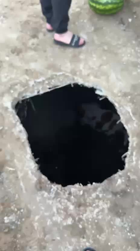 Спасение коровы из резервуара в Дагестане
