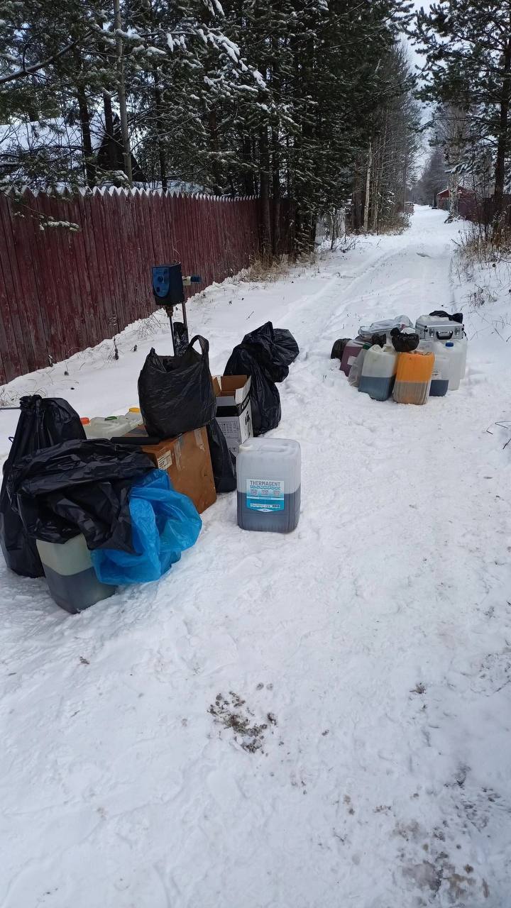 Архангелогородец, который организовал нарколабораторию на даче, не смог обжаловать решение суда. Он проведёт в колонии строго режима 18 лет — приговор вступил в силу сегодня.  Прежде чем Александра Боржова задержали сотрудники ФСБ, он изготовил более 9 кг наркотиков.  Фото: РУ ФСБ России по Архангельской области