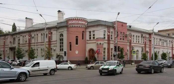 С ростовского водоканала Федеральная служба по надзору в сфере природопользования намеревается взыскать более 270 млн рублей за причинённый ущерб реке Дон. С иском в Арбитражный суд Ростовской области обратилось Черноморско-Азовское морское управление Росприроднадзора. Соответствующую информацию подтвердили в пресс-службе донского арбитража. Управление Росприроднадзора направило к АО «Ростовводоканал» иск в размере 272 млн рублей. Эта сумма – ущерб за сброс загрязненных стоков в реку Дон, который был зафиксирован осенью 2022 года. В течение двух месяцев в реку сливались сточная вода, в которые было обнаружено превышением допустимой концентрации загрязняющих веществ. Предварительное заседание запланировано на 24 июня текущего года. Подписаться на «Эксперт Юг»