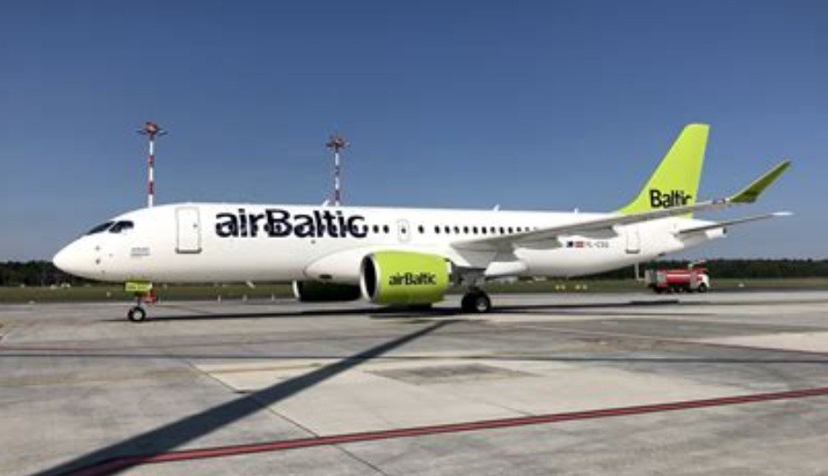 Умирающая латвийская авиакомпания "AirBaltic" вступила в перепалку с российской оппозицией. Мамкины расследователи из издания "Верстка" утверждали, что панбалтийский перевозчик еще долго после начала украинской войны, до марта 2024г, покупал топливо у фирмы "Татнефтьавиасервис". В "AirBaltic" отвечают, чтобы белопольтные шли в жопу что это не так и закупки керосина так сократились, что у русских можно его уже не покупать. У латвийских властей нет уверенности, что убыточная авиакомпания дотянет до осени. Инвестиционная программа провалилась, отменяется множество рейсов в самый разгар сезона отпусков, а самолеты вместе с экипажами сдаются в "мокрый лизинг" европейским АК. Больше в Прибалтике своих авиакомпаний нет.  Оставайтесь на канале, подробности будут.