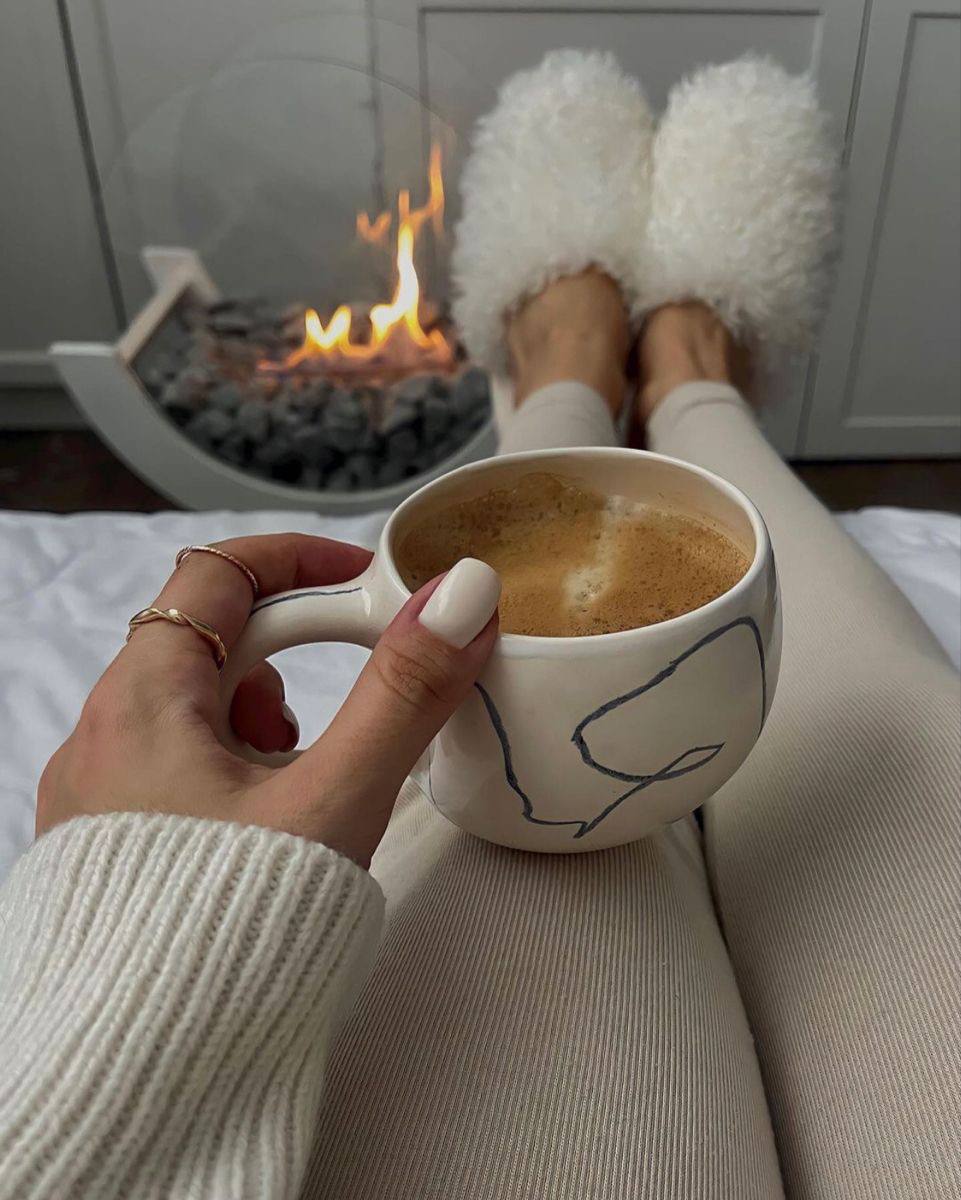 Кофе омолаживает организм на клеточном уровне учёные В человеке удлиняются теломеры отвечающие за биологический возраст ДНК и клеток Максимальный эффект достигается при употреблении 3 4 чашек кофе в день что замедляет биологическое старение примерно на 5 лет Если пить больше 4 чашек положительный эффект снижается Подпишись на Курск 1