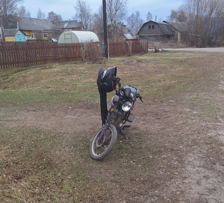 Вчера в Емецке остановили 12-летнего водителя мопеда Мальчик отправился домой пешком, рассказали в ГАИ. Сейчас проводятся проверка в отношении родителей юного нарушителя по ст. 5.35 КоАП РФ. Повезло, что никто не пострадал. Архангельск №1 Прислать новость