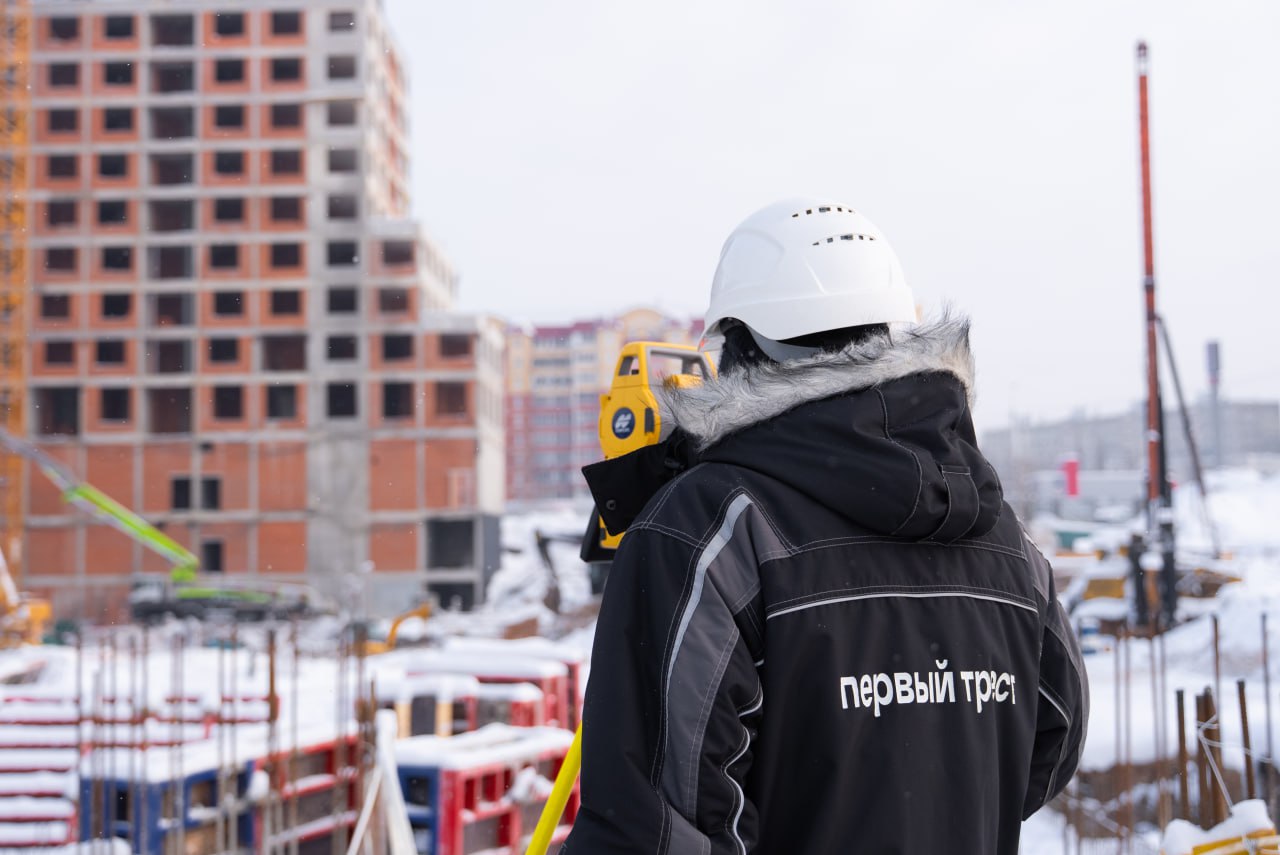 ГК Первый Трест возглавила рейтинг застройщиков РБ по объему текущего строительства По данным портала Единого ресурса застройщика на начало февраля 2026 года Группа компаний Первый Трест продолжает занимать лидирующую позицию в рейтинге застройщиков Республики Башкортостан по объему текущего строительства На сегодняшний день в портфеле компании 7 проектов которые реализуются на территории Уфы с общим объемом возводимого жилья более 372 тыс кв м Подробнее на Mkset Реклама ГК Первый Трест 2W5zFHd2c8R