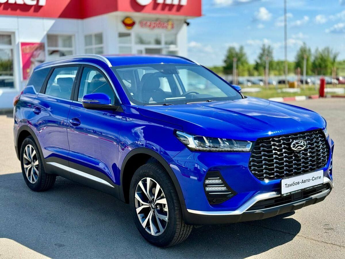 Xcite всё Бывший завод Nissan перестал выпускать автомобили Xcite заявил журналистам генеральный директор предприятия Иван Миронов Он уточнил что выпуск автомобилей приостановлен однако у завода сохранился запас в 3500 единиц которые продолжат продаваться через дилерскую сеть Lada В качестве причин остановки производства глава предприятия указал падение спроса на автомобильном рынке России Проект был запущен в 2024 году после неудачи аналогичного производства с компанией FAW Модельный ряд X Cross 7 на базе Chery Tiggo 7 Pro и X Cross 8 Цены стартуют от 2 2 млн рублей для X Cross 7 и от 2 5 млн рублей для X Cross 8
