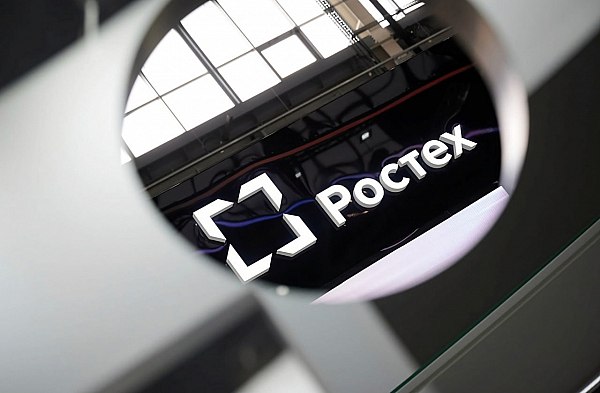Ростех подключил «Аэрофлот» к отечественной системе передачи данных ACARS Компания «Инфоком-Авиа» входит в УК «Азимут» Госкорпорации Ростех и крупнейшая российская авиакомпания «Аэрофлот» заключили договор о коммерческой эксплуатации отечественного сервиса цифровой авиационной связи «борт—земля» ACARS . Система соответствует всем международным стандартам, повышает эффективность эксплуатации парка авиаперевозчиков и безопасность полетов. Об этом сообщает AVIA.RU. Как рассказали в Ростехе, российская система ACARS разработана компанией «Инфоком-Авиа» совместно с компанией «Азимут» входит в Госкорпорацию Ростех взамен иностранных аналогов, ставших недоступными для авиакомпаний РФ из-за санкций. Уход зарубежных провайдеров значительно снизил эффективность использования парка воздушных судов, возросли экономические потери российских перевозчиков. aviaru.net/n283427