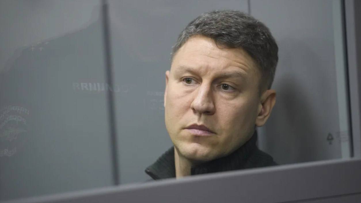 С экс-главы двух районов Казани взыскали 437 млн рублей  КАЗАНЬ, 21 июля. ИА Цивилизация. КОРРУПЦИЯ. Верховный суд Татарстана постановил взыскать в доход государства имущество бывшего главы администраций Кировского и Московского районов Казани Сергея Миронова и его семьи на сумму 437 млн рублей, сообщает пресс-служба прокуратуры республики.  В ходе проверки выяснилось, что расходы семьи Миронова на покупку недвижимости не соответствуют официальным доходам.   На экс-чиновника и его родственников зарегистрировано 45 объектов недвижимости. Кроме того, Миронов обвиняется в продаже восьми объектов, купленных на неподтвержденные доходы, а также в получении доходов от аренды нежилых помещений.  Фото: Коммерсантъ  ИА «ЦИВИЛИЗАЦИЯ». Подписаться  «Цивилизация» в Rutube