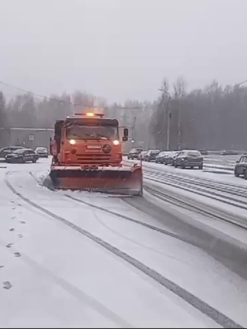 Улучшение очистки дорог от снега в Томске и Ярославле