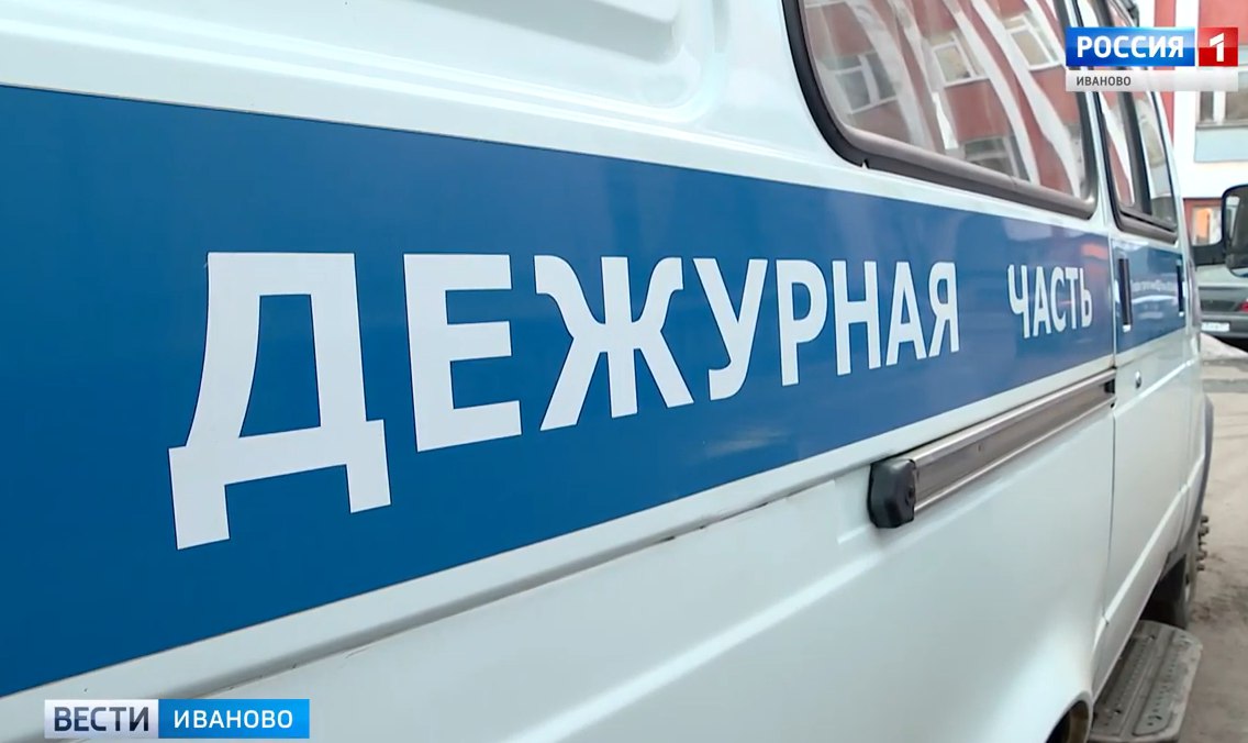 В Лежневе прохожий спас двухлетнего малыша, гулявшего в одиночестве Ранним утром в Лежневе на улице без присмотра взрослых оказался двухлетний ребенок. Сотрудники полиции разбираются в обстоятельствах произошедшего. Установлено, что мальчик проснулся рано и самостоятельно покинул дом через незапертую дверь. Ребенка заметил бдительный прохожий, который немедленно сообщил о случившемся в полицию. Прибывшие на место сотрудники полиции передали малыша медикам для оценки состояния здоровья. Родители мальчика будут привлечены к административной ответственности. Как сообщили в полиции, семья не состоит на профилактическом учете и характеризуется положительно. Родители, обнаружив пропажу ребенка, также обратились в правоохранительные органы. ---------- Сайт: Бот обратной связи в ТГ: