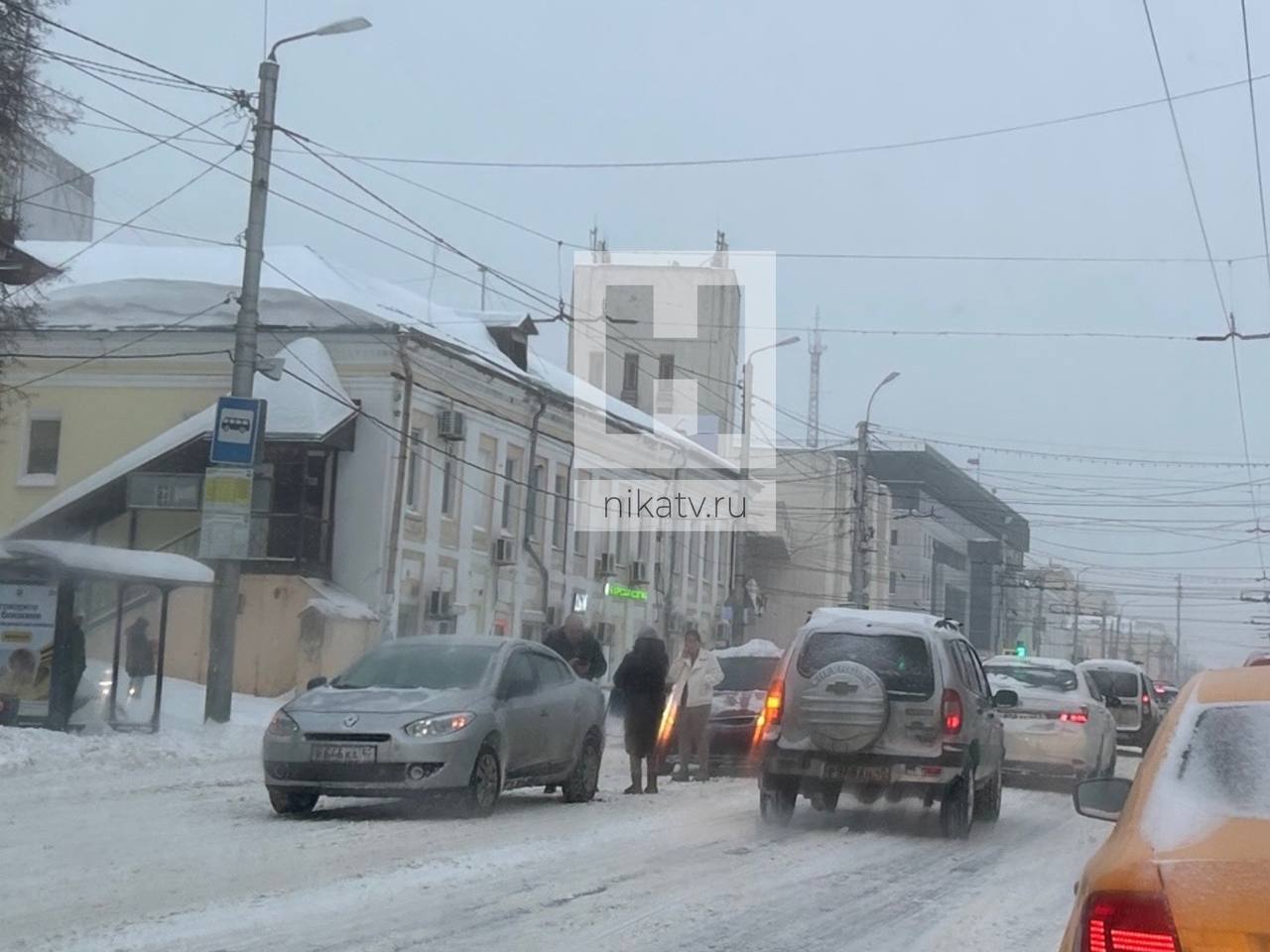 ДТП на ул Ленина Авария произошла только что возле перекрестка с ул Кирова Движение может быть затруднено выбирайте пути объезда Подписывайтесь на наш канал в Максе