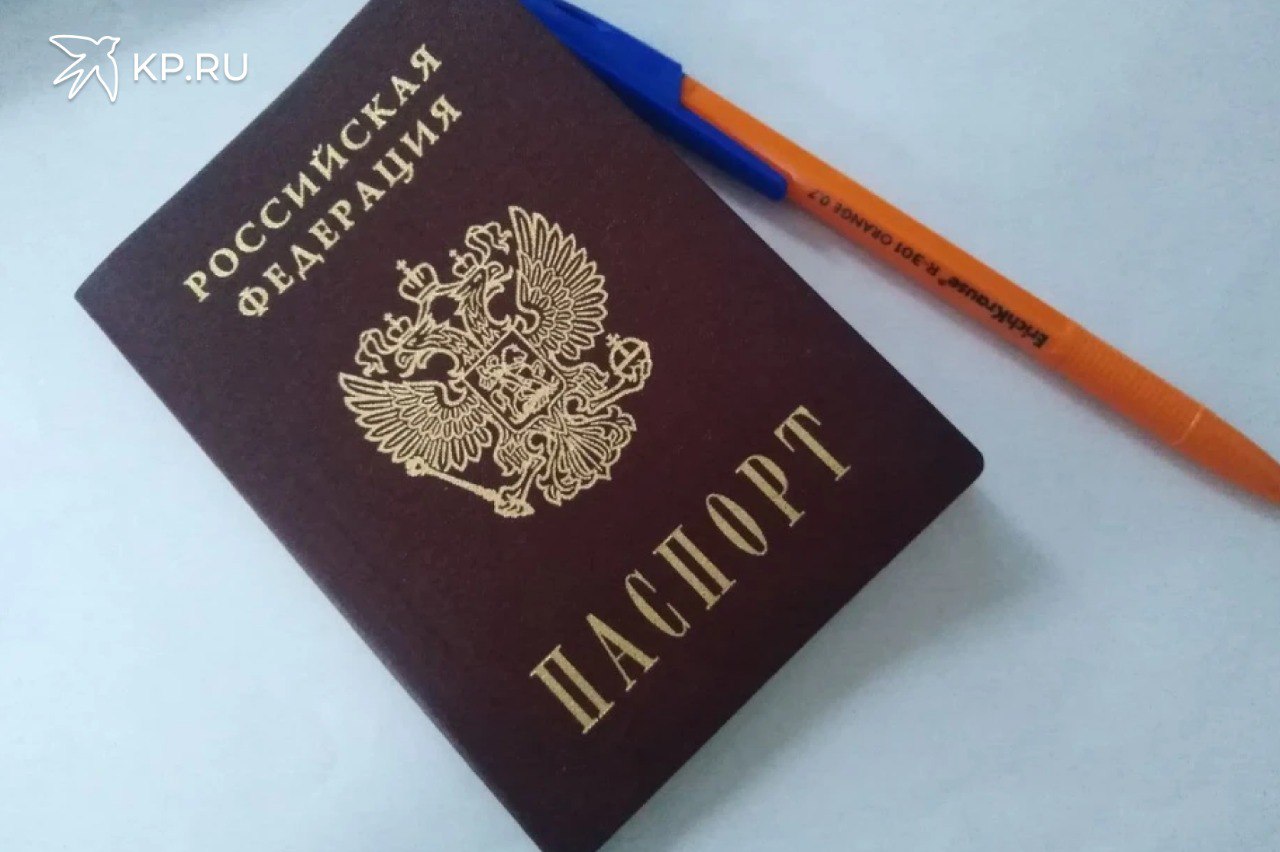 В Воронеже выявили 75 иностранных студентов нарушителей Воронежские полицейские провели рейд по соблюдению иностранными студентами миграционного законодательства среди прибывших в наш город на учебу В частности проверяли чтобы заявленная цель приезда в Россию соответствовала реальной В результате проверки полицейские выявили 75 иностранных граждан из стран с визовым режимом таких как Бангладеш и Камерун Большинство из них работали в учебное время что нарушает закон и указывает на слабый контроль со стороны учебных заведений В полиции отметили что продолжат выявлять нарушителей А за систематическое нарушение студентами законов ответственным за их пребывание в России грозит наказание