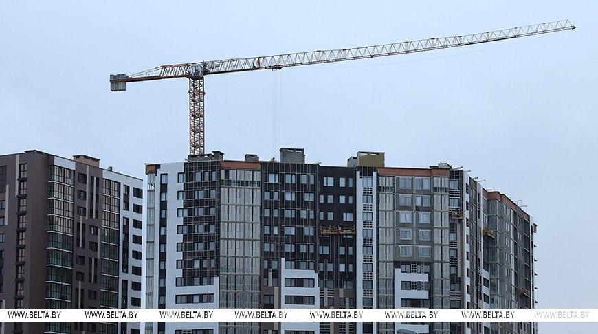 За пятилетку в Беларуси планируется построить 5 млн кв м арендного жилья Об этом заявил премьер министр Беларуси Александр Турчин на втором заседании VII Всебелорусского народного собрания представляя на утверждение Программу социально экономического развития Республики Беларусь на 2026 2030 годы