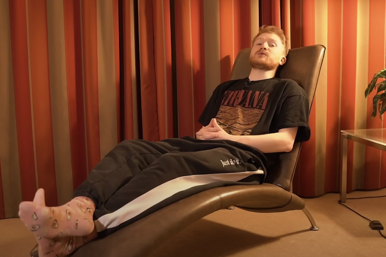 Поперечный пожаловался в ВС РФ из за отказа исключить его из списка иноагентов Комедиант угодил в реестр в октябре 2024 года Известно что он получил от иностранных компаний более 60 тысяч Правда сам Данила Поперечный видимо считает это несущественным Теперь он пожаловался в Верховный суд на то что его отказываются исключить из реестра При этом ранее против него было прекращено дело о дискредитации ВС РФ   Подпишитесь на Абзац TG VK Дзен MAX Rutube