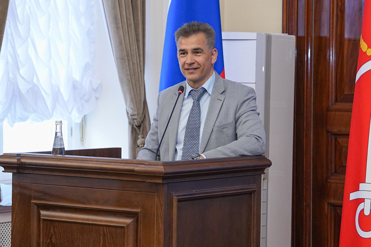 В Петербурге подвели итоги XXIII конкурса районных и муниципальных СМИ Лениздат публикует полный список номинаций и победителей. Итоги конкурса подвели 13 мая в Мариинском дворце. В конкурсе приняли участие 82 издания, члены жюри рассмотрели более 800 журналистских работ. Победителей определили в 12 номинациях, среди которых, — «Лучшее интервью», «Лучший портретный очерк», «Лучший репортаж» и другие. Из обращения спикера петербургского парламента Александра Бельского: «...Вы пишете про людей и для людей, рассказывая о жизни нашего Петербурга и людях, которые каждый день делают его лучше». Подробнее — на сайте Лениздата Фото: сайт Законодательного собрания Санкт-Петербурга