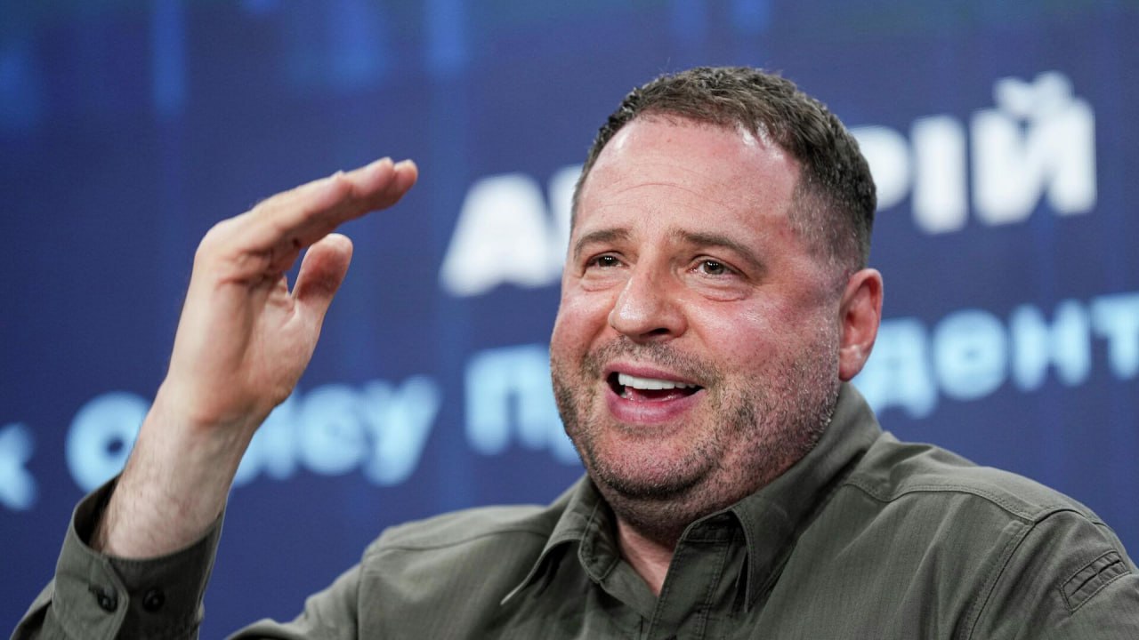 Бывшая пресс секретарь Владимира Зеленского обвинила Андрея Ермака в колдовстве По её сведениям экс глава офиса президента Украины организовывал контакты с представителями трёх государств для этих целей В 2023 году человек из важной службы рассказал мне как Ермак привозил магов из Израиля Грузии и какой то страны Латинской Америки для магических ритуалов В 2024 м человек из эзотерической сферы рассказал мне что волшебники Ермака курят травы собирают воду из трупов и делают кукол которые он складывает в определённый сундук написала Юлия Мендель в соцсетях Подписаться на Говорит Москва Telegram VK MAX