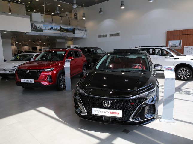 Продажи новых автомобилей в апреле впервые в этом году превысили 100 тысяч единиц В апреле 2025 года в России было реализовано 102,1 тыс. новых легковых машин, сообщают эксперты агентства «АВТОСТАТ». Также они отмечают, что впервые в нынешнем году авторынок преодолел 100-тысячную отметку. Подробнее на сайте autostat.ru