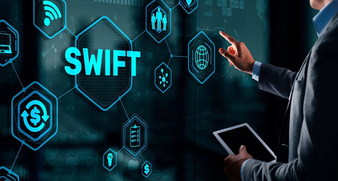 Swift добавит в свою инфраструктуру реестр на основе блокчейна при этом первый прототип будет ориентирован на трансграничные платежи в режиме реального времени Конечная цель инфраструктуры SWIFT основанной на блокчейне предоставить ее участникам возможность использовать сеть для транзакций с различными видами цифровых активов Swift сотрудничает с более чем 30 мировыми финансовыми институтами включая JPMorgan Chase Co и HSBC Holdings Plc над проектированием и созданием реестра с использованием технологии Consensys jkinvest news jkinvest