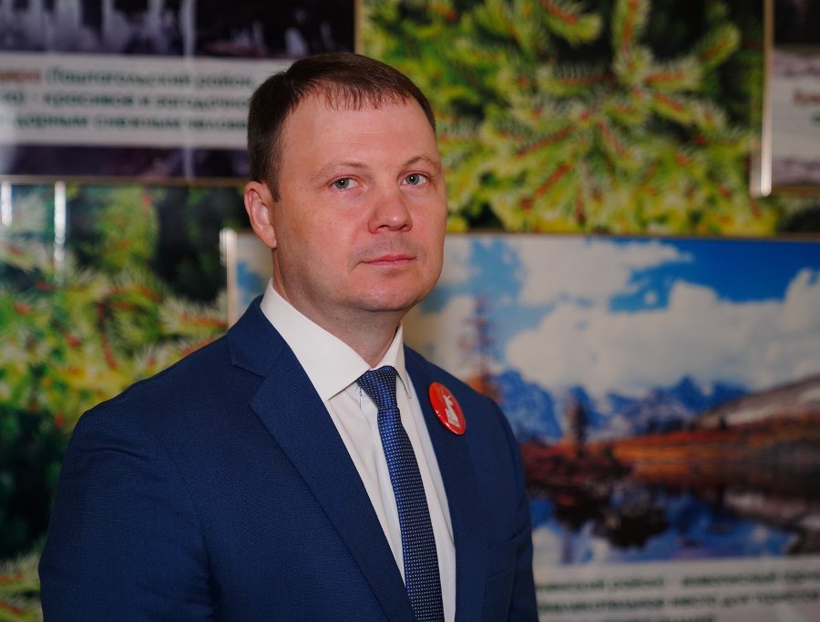 Евгений Бойко назначен начальником департамента лесного комплекса Кузбасса   Евгений Васильевич Бойко назначен на должность начальника департамента лесного комплекса Кузбасса.  Евгений Бойко родился 6 июля 1980 года в Анжеро-Судженске. В 2002 году окончил Омскую академию МВД России по специальности «Юриспруденция», в 2021 году — магистратуру в Кемеровской государственном университете по направлению «Биология», в 2023 году обучился по специальности «Государственное и муниципальное управление».  С декабря 2018 года руководил департаментом по охране объектов животного мира Кузбасса, с марта 2025 года был исполняющим обязанности начальника департамента лесного комплекса Кузбасса.