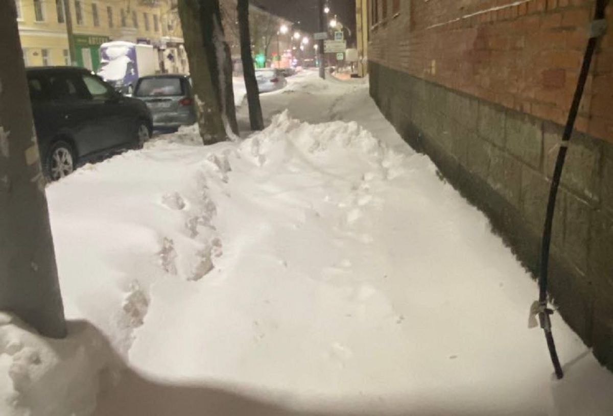 Что творится в Калуге с приходом снежного армагеддона   kaluganews ru fn 1782836 html Калугу взял в осаду мощный антициклон с именем Фрэнсис Вчерашний вечер город встретил воем ветра и стеной снега которая не ослабевает до сих пор   Прислать новость Подписаться