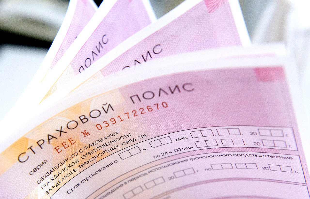 Дагестан и Ингушетия остались лидерами по частоте страховых случаев ОСАГО Республика Ингушетия вновь заняла первое место по частоте страховых случаев по ОСАГО за период с 1 октября 2024 года по 30 сентября 2025 года показав рост этого показателя до 10 5 Второе место занял Приморский край с частотой страховых случаев 7 2 а на третьем месте разместились Дагестан и Новосибирская область с показателями в 7 каждый Средний показатель по России составляет 4 7 а столичный регион 5 5