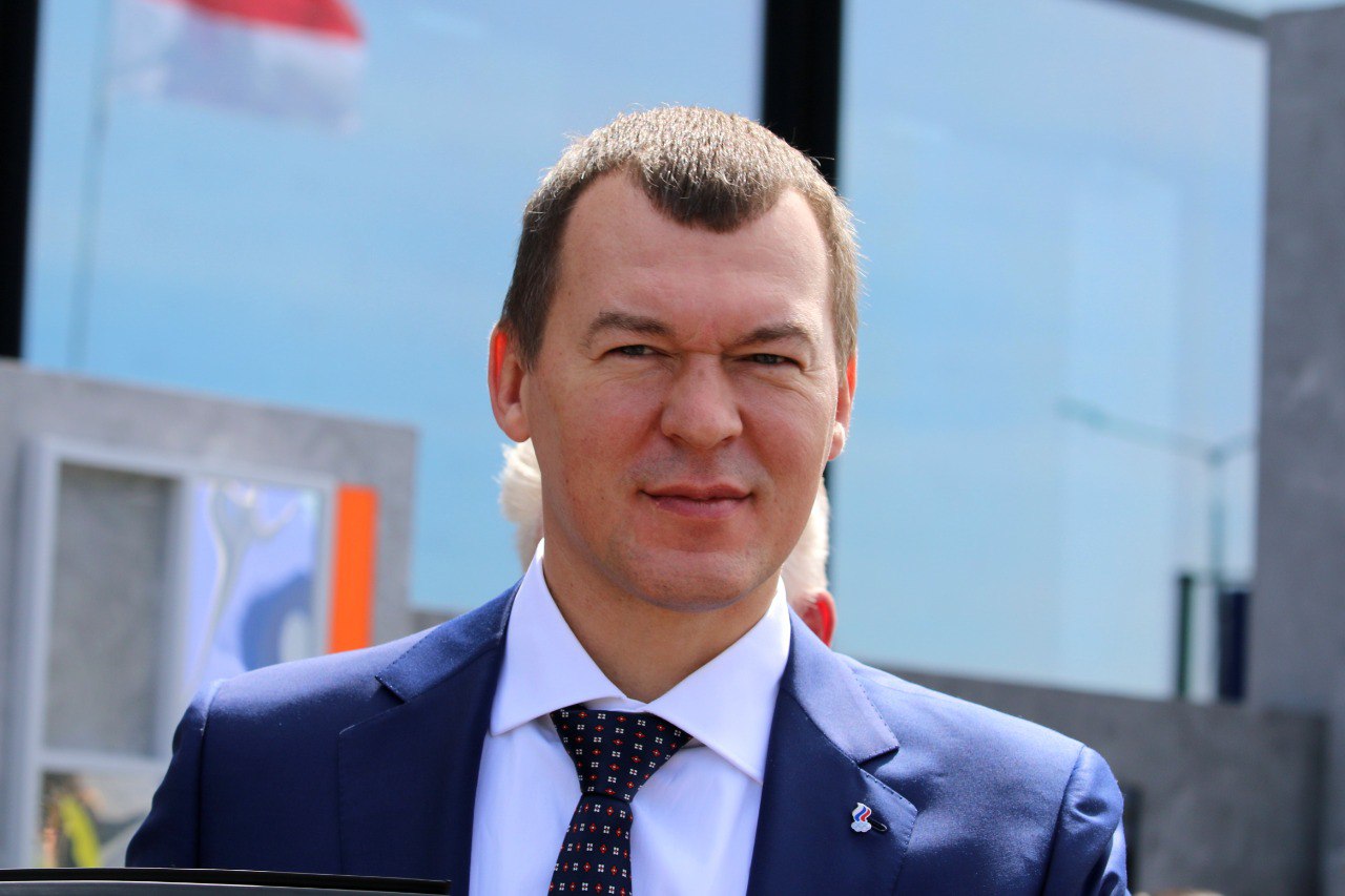 Планы Михаила Дегтярёва: Минспорта хочет стать главным игроком в российском футболе Министр спорта России Михаил Дегтярёв последние две недели является главным ньюсмейкером российского футбола. Ведомство решило стать проводником новых регламентов в высшем дивизионе национального первенства. Реформы, которые запланированы министерством, направлены, прежде всего, на финансовую часть одного из самых популярных видов спорта в стране. МК-СПОРТ