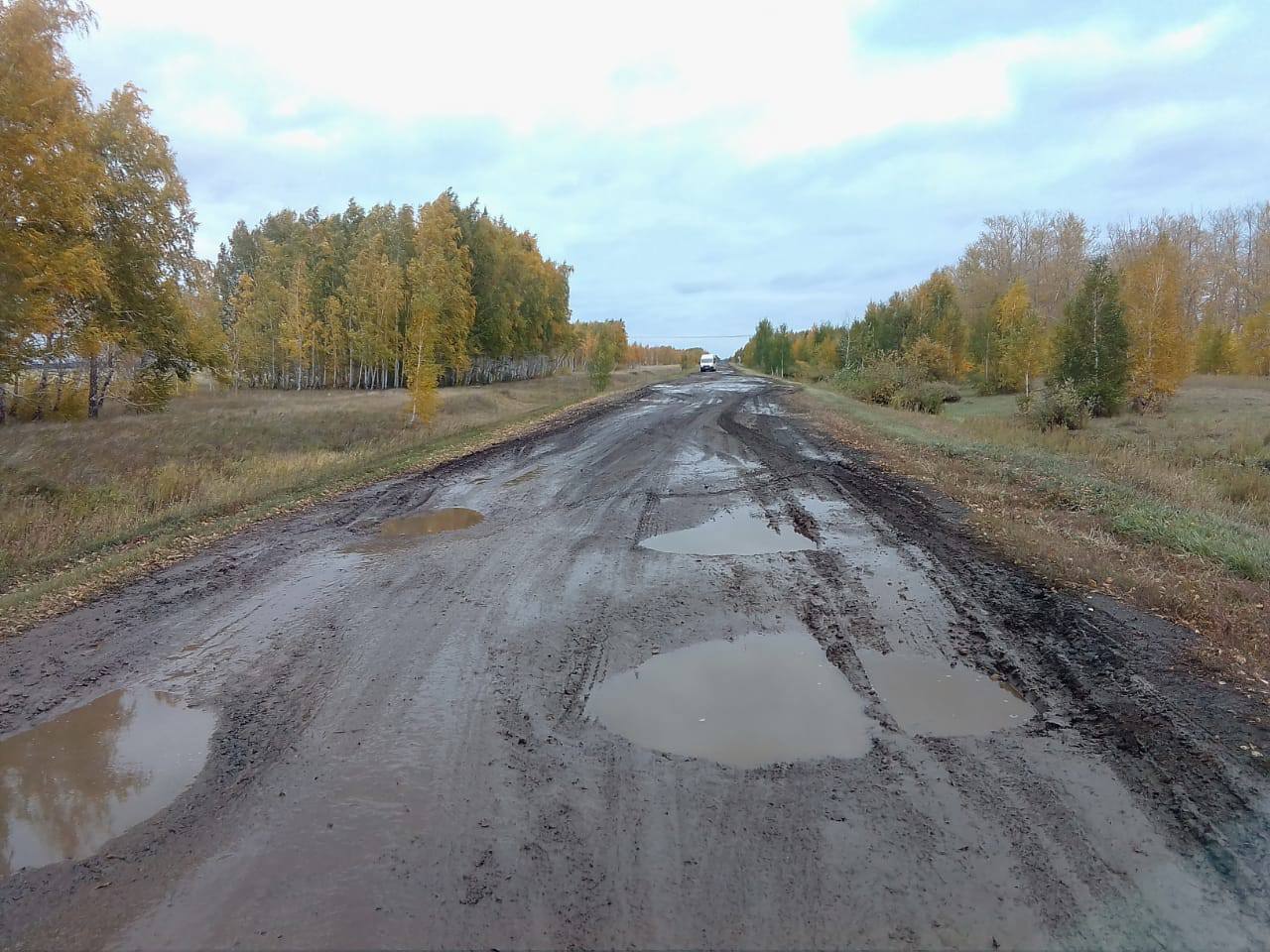 В Севастополе начинают строить дороги на землях участников СВО На эти цели из резервного фонда правительства выделили 37,7 млн рублей. Пока речь идёт о временных дорогах, поскольку многие собственники на начальных этапах строительства домов и не проложены сети. «Будет отгрейдировано, создано корыто дороги. После этого будет уложена щебёночно-песчаная смесь для обеспечения возможности доехать к домам, к земельным участкам», — рассказал глава дептранса Станислав Таматаев.