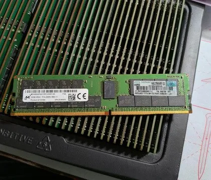 Сотрудник спас от утилизации списанные компанией модули DDR4 на сумму 20 000 Как сообщает Tom s Hardware пользователь Reddit под ником cyberchief неожиданно для себя сорвал большой куш по разным оценкам от 10 до 20 тысяч долларов