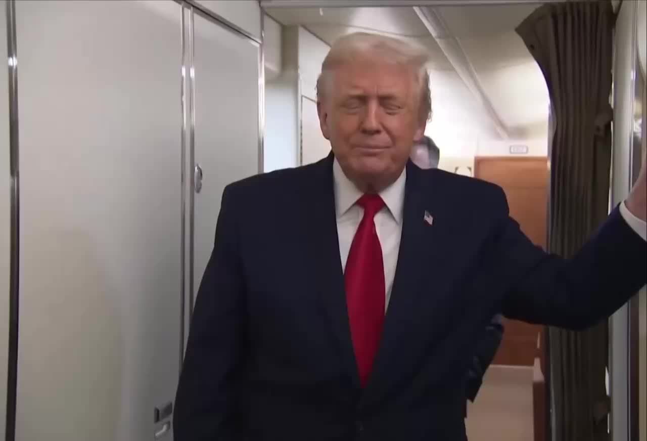Трамп обсуждает внутренние и международные вопросы во время встреч и полетов