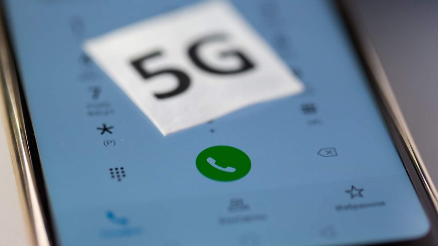 К российским 5G сетям можно будет подключать иностранные смартфоны Использование отечественных криптографических алгоритмов на сетевом оборудовании 5G и в подключенных к ним гаджетах не будет обязательным вместо них разрешается применять иностранное шифрование одобренное международными операторскими организациями www infoorel ru news k rossiyskim 5g setyam mozhno budet podklyuchat inostrannye smartfony html